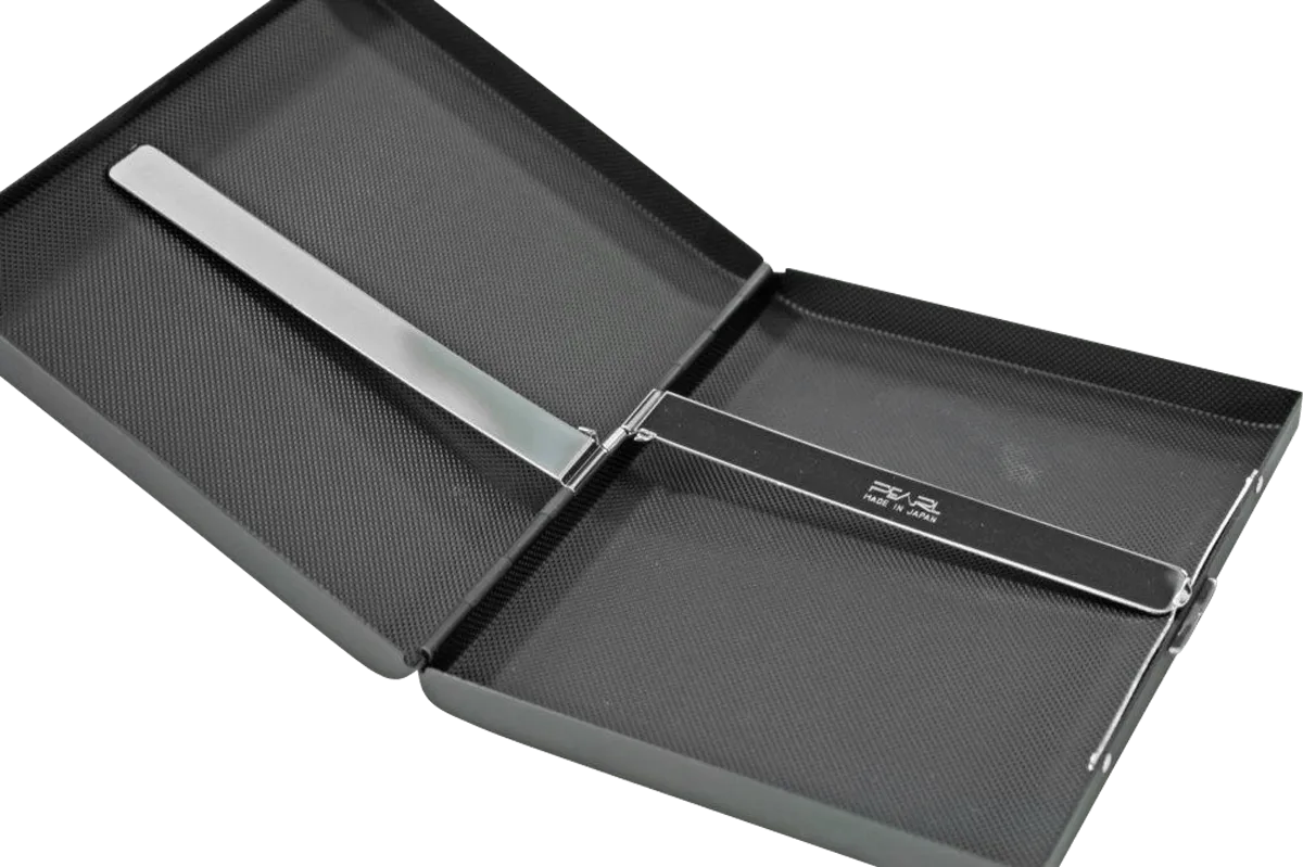 Pearl Zigarettenetui offen liegend